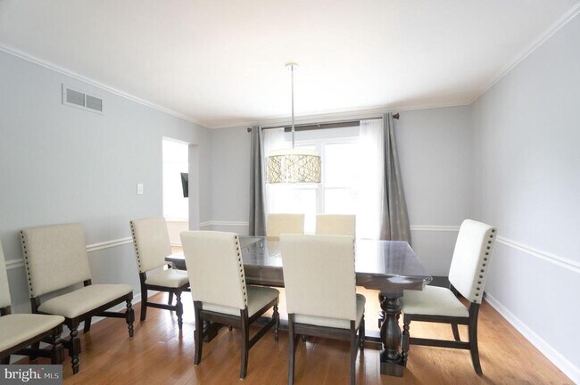 Building Photo - 113 N Stone Ridge Dr