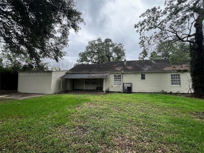 Building Photo - 1220 Trinidad St