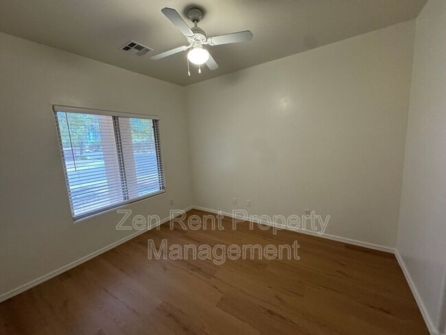 Building Photo - 29058 N Cactus Cir