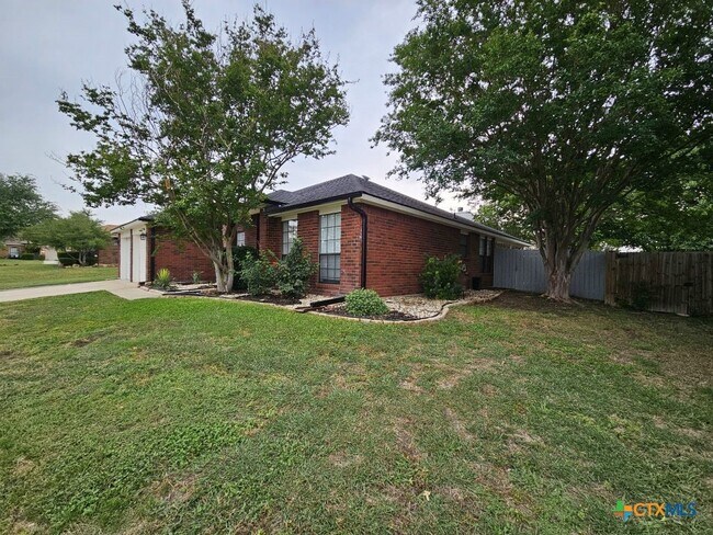 Building Photo - 603 Totem Trail