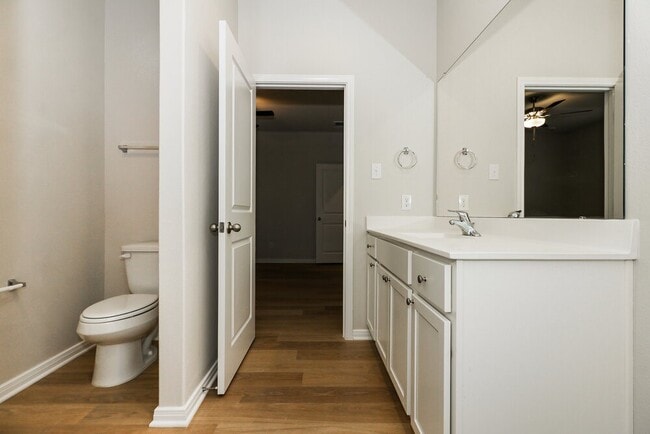 Building Photo - 408 Mustang Trot Dr