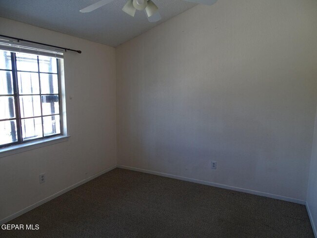 Building Photo - 5245 Roger Maris Dr