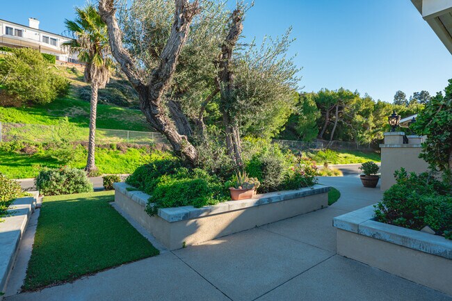 Building Photo - 11141 Limetree Dr