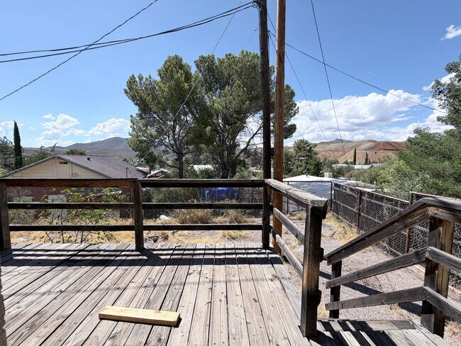 Building Photo - NEWLY REMODELED 2BR/1BA 610 sq.ft. rental in Bisbee, AZ