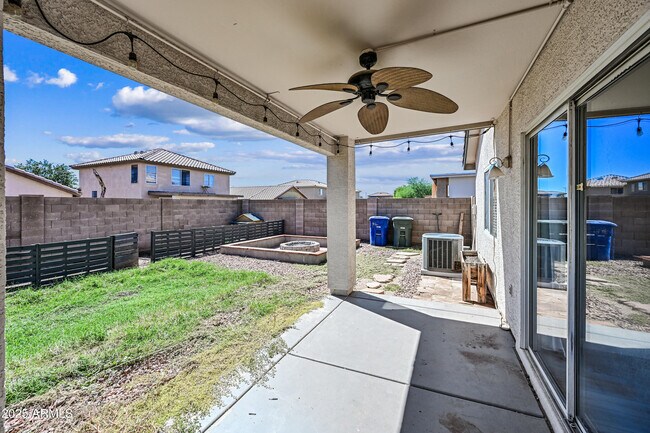 Building Photo - 12021 W Columbine Dr