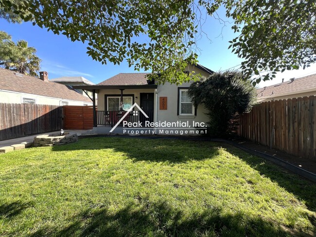 Building Photo - Nicely Updated 2bd/1ba House With Large Yard!