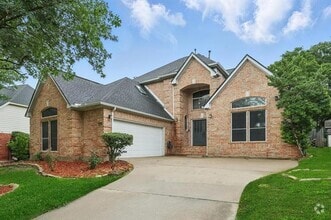 Building Photo - 2520 Woodside Dr