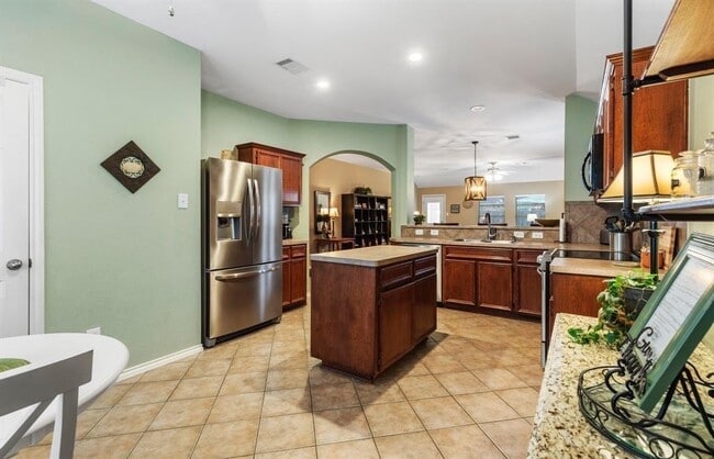 Building Photo - 22848 Lantern Hills Dr