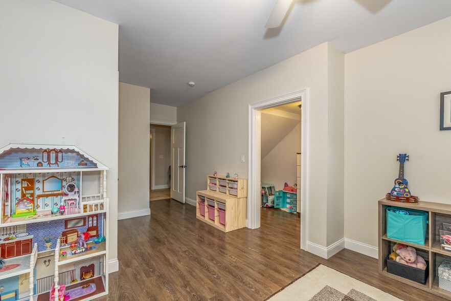 Building Photo - 9 Washington Ave