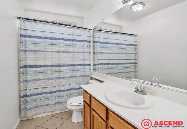 Building Photo - Charming 3BD/2BA Home in Bakersfield 93312 – Sewer & Trash Included!