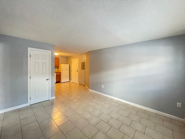 Building Photo - 179 Loudon Rd