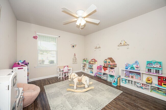 Building Photo - 9125 Bellewood Dr