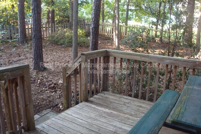 Building Photo - 2912 Isabella Dr