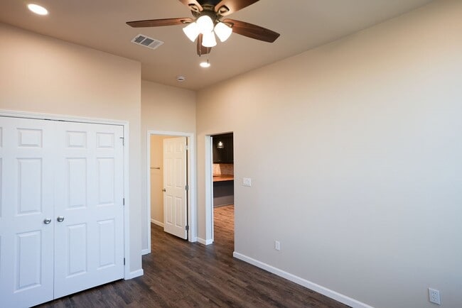 Building Photo - 210 E Washington Ave