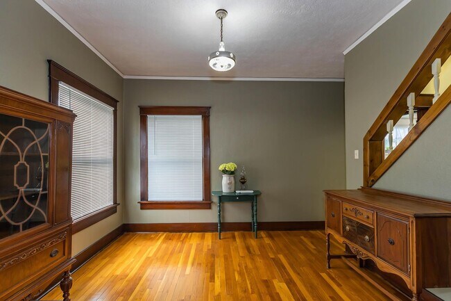 Building Photo - Charming Home - Close to Fort Riley