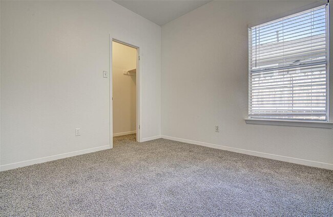 Building Photo - 4605 Ribbecke Ave