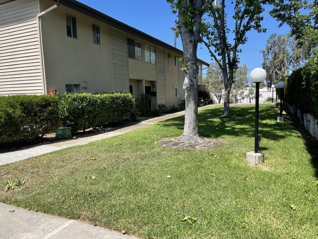 Building Photo - 5931 Howell Dr