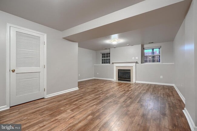 Building Photo - 8820 Papillon Dr