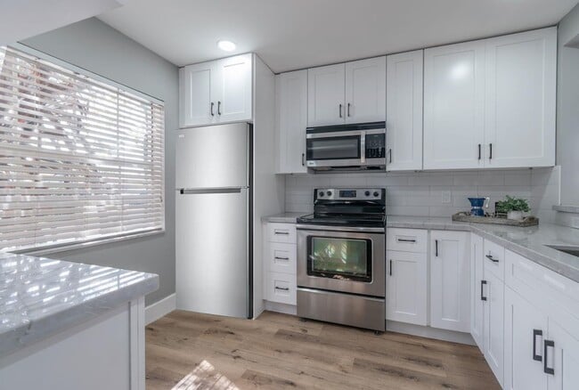 Building Photo - 1579 Springside Dr