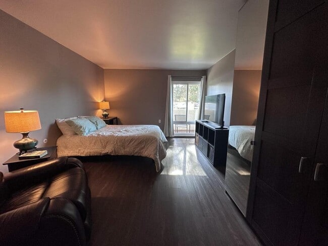 Building Photo - 2238 Via Puerta