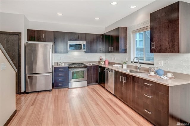 Building Photo - Stunning 3 Bedroom Townhouse in Fremont!