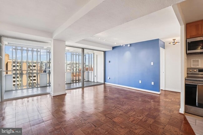 Building Photo - 1301 Delaware Ave SW