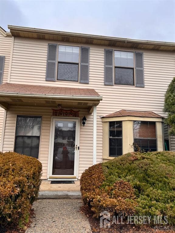 Building Photo - 2802 Deerfield Dr