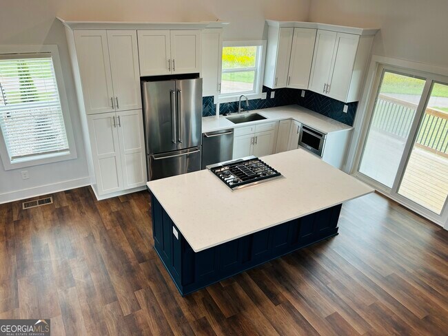 Building Photo - 425 Smokey Rd