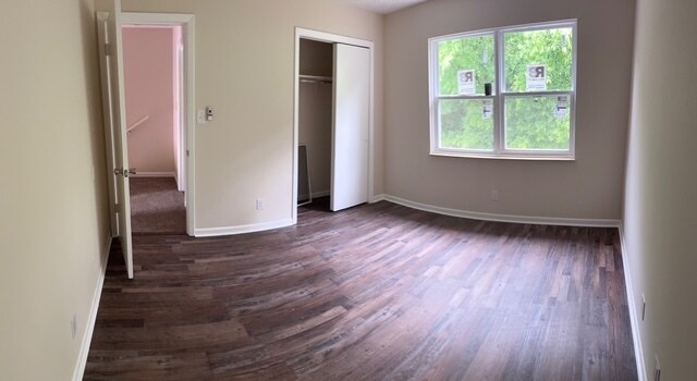 Building Photo - 1208 Park Hill Cir