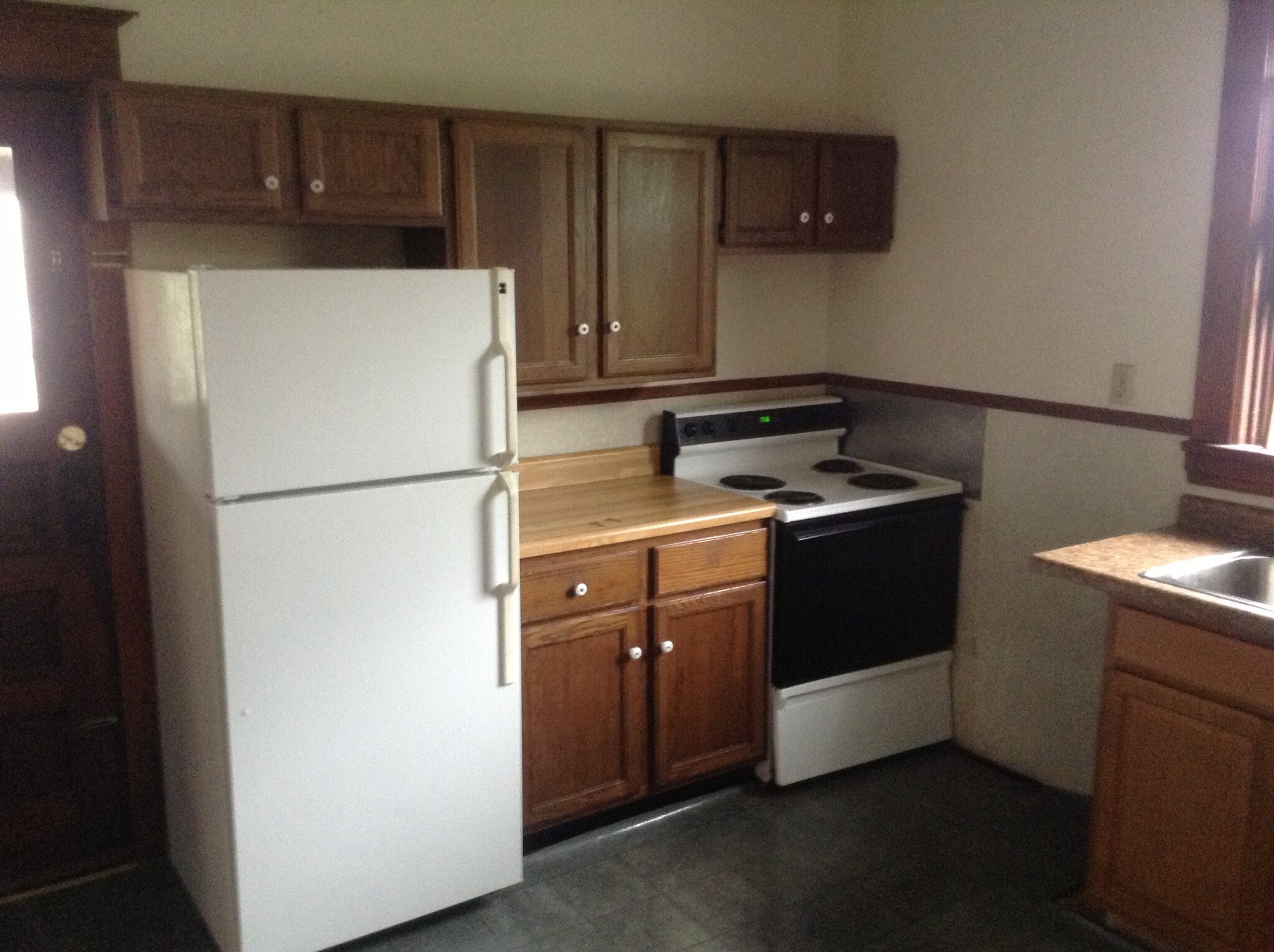 Kitchen - 118 10th St