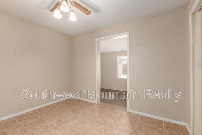 Building Photo - 10546 E Boise St