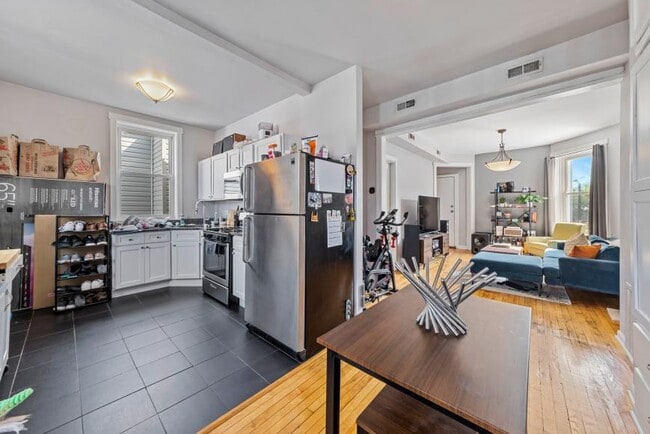 Building Photo - 1 bedroom in Chicago IL 66022