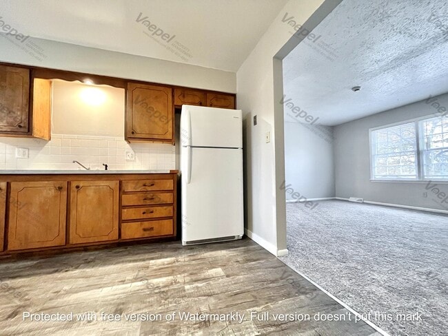 Building Photo - 7211-7211 Montana Ave