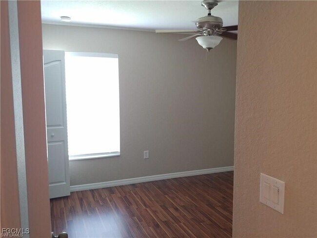 Building Photo - 4145 SW 9th Ave