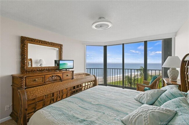 Building Photo - 9650 S Ocean Dr