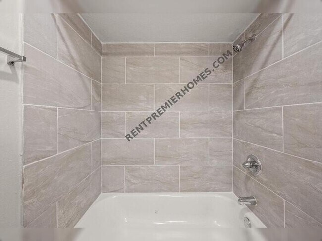 Building Photo - 2510 S Fielder Rd