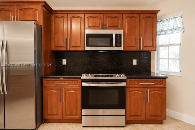 Building Photo - 754 NE 90th St