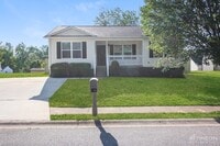 Building Photo - 2425 Saluda Dr