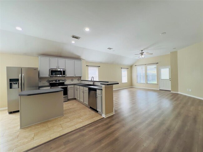 Building Photo - 6143 Galloway Ln