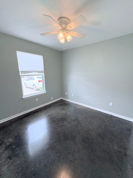 Building Photo - 1608 Dehart