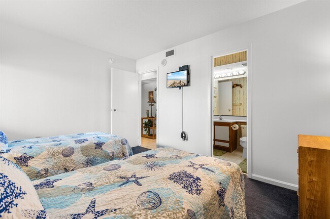 Building Photo - 4701 S Ocean Blvd