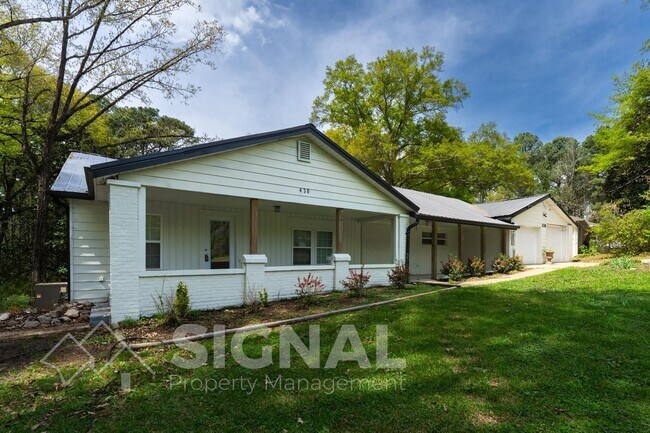 Building Photo - 430 Laird Ave