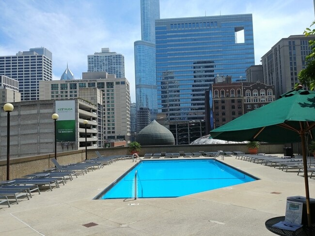 Building Photo - 10 E Ontario St