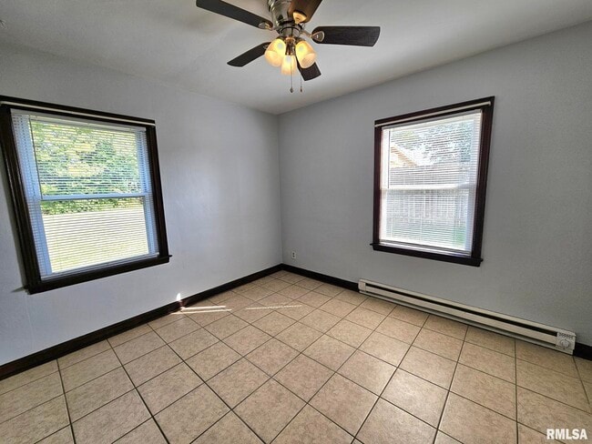 Building Photo - 3906 Archer Dr