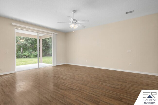 Building Photo - 40 Persimmon Dr