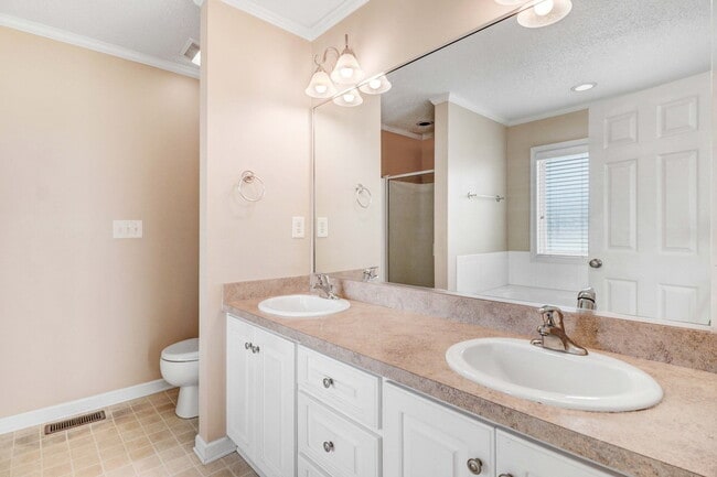 Building Photo - *DETACHED GARAGE/WORKSHOP!* Gorgeous home on HUGE acre lot in Princeton