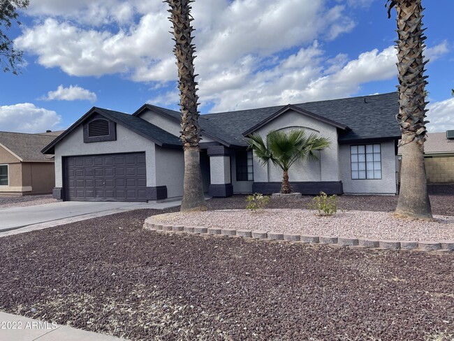 Building Photo - 710 W Cheyenne Dr