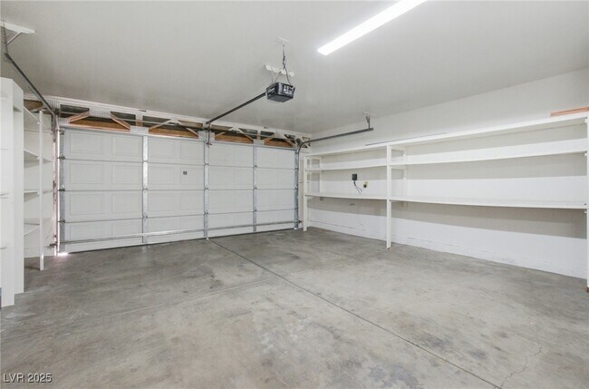 Building Photo - 1460 Daybreak Rd