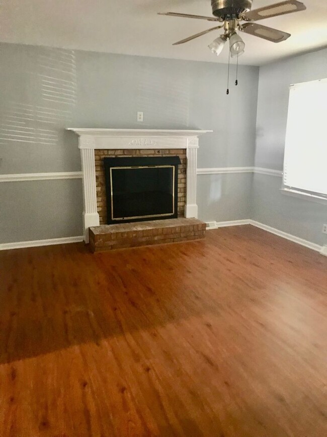 Building Photo - Beautiful 2 bedroom 1 bath home in charlotte