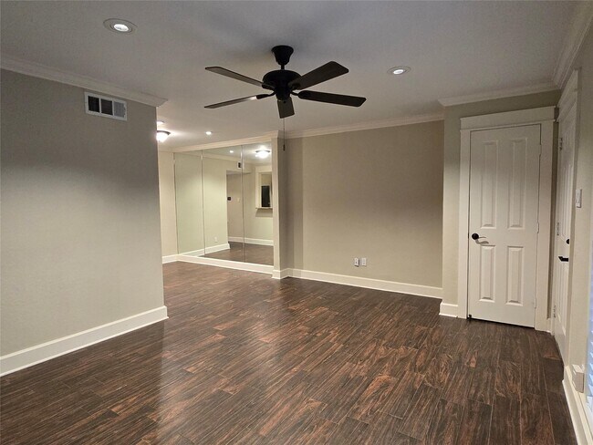 Building Photo - 11550 Chimney Rock Rd